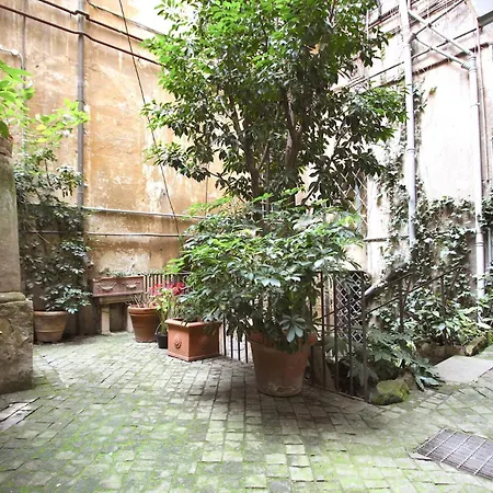Il Nido Sui Tetti Di Piazza Navona Апартаменты Рим