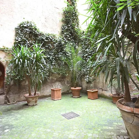 Il Nido Sui Tetti Di Piazza Navona Rome